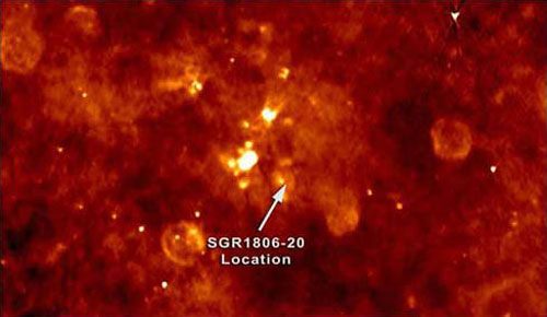 An arrow points to SGR 1806-20, a magnetar that created a flash so bright it lit up the Moon, in this radio wavelength, wide-field image taken by a radio telescope at the University of Hawaii