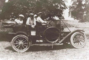 Photo of Trumans in 1911 Stafford car