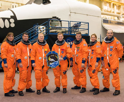 jsc2008e119073 -- STS-126 crew members