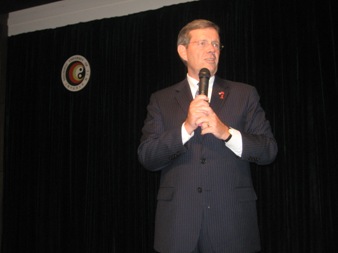 May 13, 2008 – U.S. Secretary of Health and Human Services (HHS) Michael O. Leavitt addresses students and faculty at the Shanghai University of Traditional Chinese Medicine, in Shanghai, China.