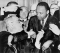 le président Johnson et Martin Luther King se serrent la main