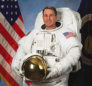 Photo: Astronaut and UC Davis alumnus Steve Robinson