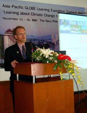 Dr. Ed Geary giving the keynote presentation