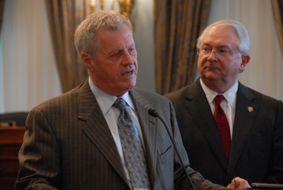 Picture: Ag Committee Chairman Peterson talks about Farm bill at 5-17-07 briefing