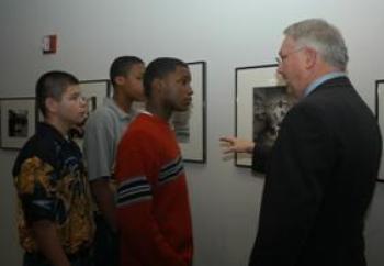 Randy talks with Texas Tech Students