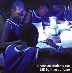Ghanaian students use
LED lighting at home