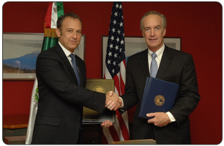  Secretary of the Interior Dirk Kempthorne, right, and Mexican Ambassador to the United States Arturo Sarukhan signed a declaration regarding cooperative measures to improve management of the Colorado River.