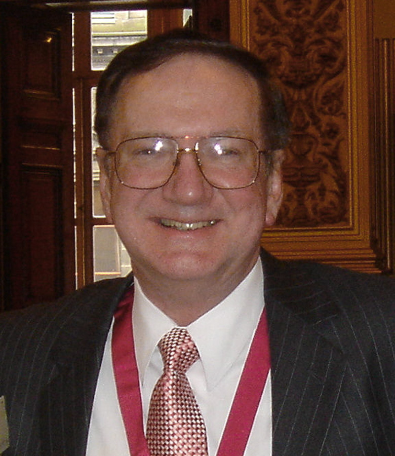Image of former NCTR Director Thomas Cairns