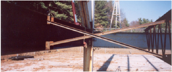 Photo of Erection bridging "anchored" to a "terminus point"