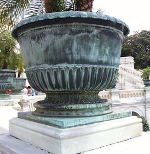 Urn before restoration