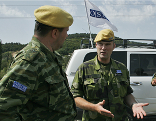 OSCE military monitoring officers on patrol in Georgia, September 2008. (photo: OSCE/David Khizanishvili)