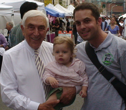 Senator Lautenberg meets with residents at the Hoboken Fall Arts and Music Festival. Nearly 30,000 people attended this year's festival, which featured three stages of live music performances, artists, sculptors, photographers and craftspeople. (September 28, 2008)