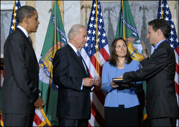 Photo: Timothy Geithner becomes 75th Treasury Secretary