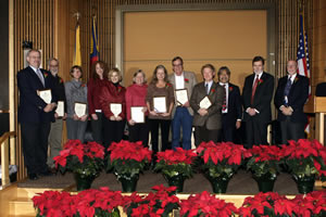 NIEHS employees who participated in a cross-divisional collaboration receive an NIH