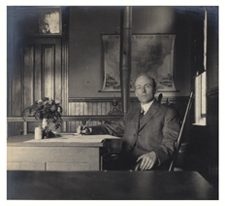 [Wilbur A. Sawyer at city hall in Hanford, California, investigating a typhoid epidemic]. April 1914.