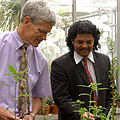 Dr. Bill Folk (left) and Dr. Quinton Johnson. Copyright University of Missouri School of Medicine.