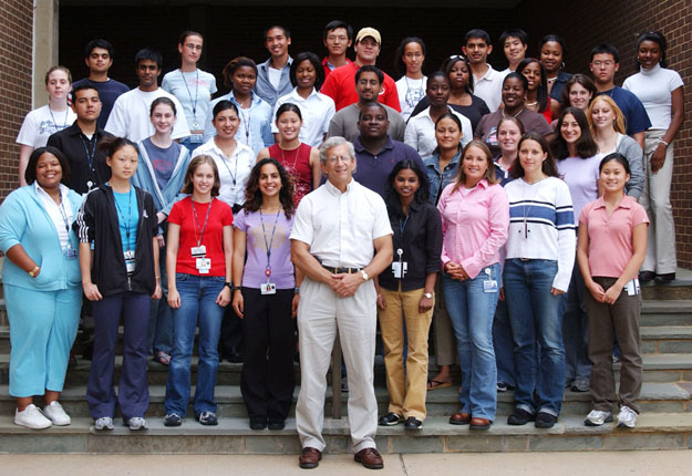 Group photo of 2003 NIA Intramural Research Program Summer Students with NIA Director, Richard J. Hodes, M.D.