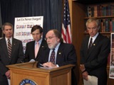 Abercrombie introducing a bipartisan resolution to withdraw troops from Iraq (l. to r. Reps. Walter Jones, Dennis Kucinich, Abercrombie, Ron Paul). June 16, 2005.