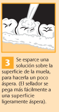 3. Se esparce una solución sobre la superficie de la muela, para hacerla un poco áspera. (El sellador se pega más fácilmente a una superficie ligeramente áspera).