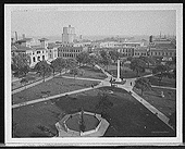 Vista aérea de la plaza y el puerto en Pensacola, Florida.