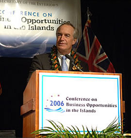 Secretary Kempthorne giving remarks at 2006 Conference on Business Opportunities in the Islands