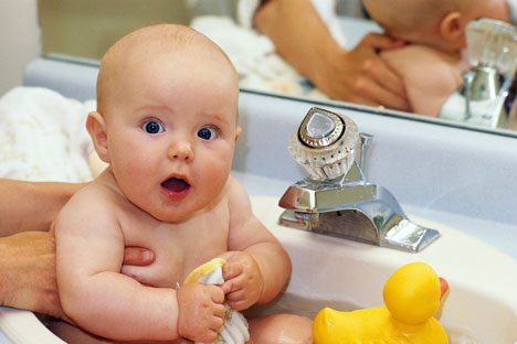 Baby bath photo