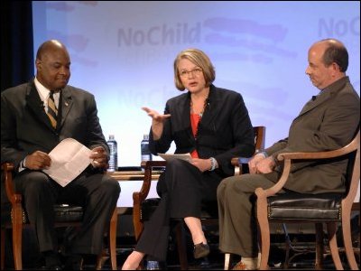 Secretary Spellings participates in the National Parent Town Hall with Eugene Sanders, Chief Executive Officer of the Cleveland Metropolitan School District, and Richard Rosen, Vice President of the Battelle Memorial Institute.