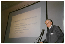 [Victor McKusick lecturing at the medical genetics course in Sestri Levante, Italy]. 1988.