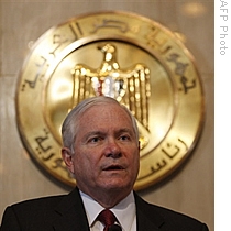 U.S. Defense Secretary Robert Gates speaks during a press conference after meeting with Egyptian President Hosni Mubarak in Cairo, 05 May 2009