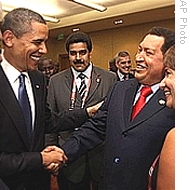 奥巴马与查韦斯热情握手