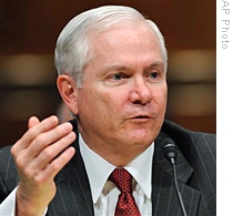 U.S. Defense Secretary Robert Gates testifying on Capitol Hill, 30 Apr 2009