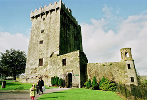 Tourists visit Blarney Castle in Cork, Irleland, January 29, 2002. [© AP Images]