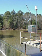 Picture of an automated data-collecte site on a lake in Georgia. 