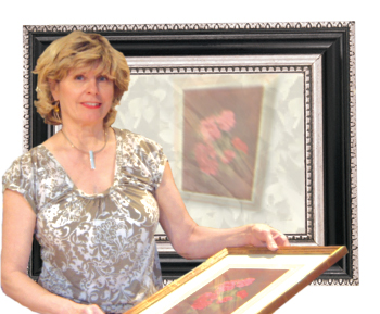 Claudia Minicozzi holding a framed picture