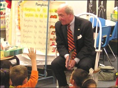 Deputy Secretary Hickok reads the 'ABC's of Halloween' to a kindergarten class at the Kate Smith School in Sparks, Nevada.