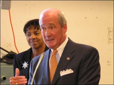 Deputy Secretary Hickok presents the No Child Left Behind Blue Ribbon School Award to the Toledo Technology Academy in Toledo, Ohio (September 15, 2004).