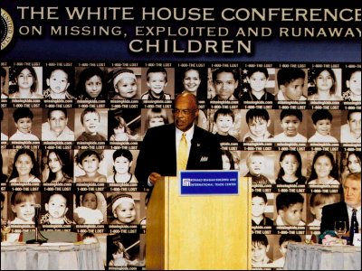 U.S. Secretary of Education Rod Paige moderates a panel discussion focusing on preventing the victimization of children at the White House Conference on Missing, Exploited and Runaway Children on Oct. 2, 2002.