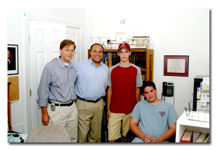 Commissioner Martin and Chairman Powell meet with two teenagers who use Roadstar's wireless broadband service to receive high-speed Internet access at their home school in Bluemont, VA.