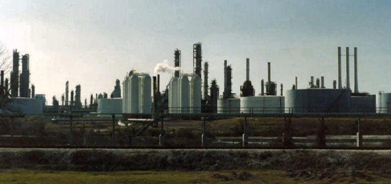 Picture of refinery in South Texas