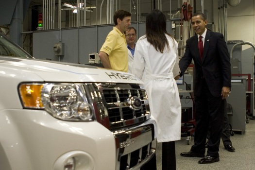 The President tours the Edison Electric Vehicle Technical Center