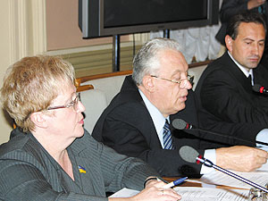 MP Olena Bondarenko, MP Leonid Hrach (center) and MP Mykola Tomenko, at the Verkhovna Rada Committee's on Human Rights, National Minorities, and Inter-ethnic Relations, hearing September 21, 2006. Photo Credit: PDP