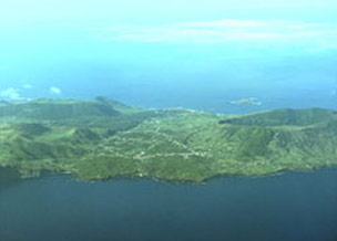 Graciosa Island, also known as White Island, covers an area of about 62 km². Meaning "enchanting," Graciosa is the beneficiary of a mild tropical climate throughout most of the year.