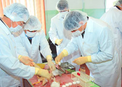 Turkmen veterinarians are learning to apply new techniques for quickly diagnosing avian flu