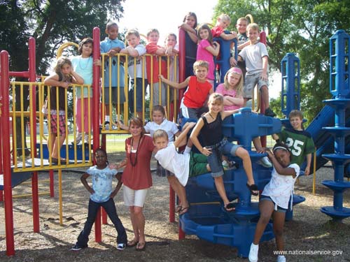 Outstanding service-learning leaders were honored on March 19, 2009, with Spirit of Service Awards at the National Service Learning Conference.  The second grade class at Pittsburgh Elementary School, Pittsburg, Texas, who have established and supported scholarships, made public service announcements, and spoken to groups of up to 500 people on numerous education issues. The second graders prove that it is never too early to start serving.