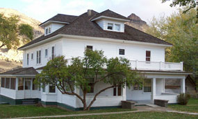 Image of the Cant Ranch house.