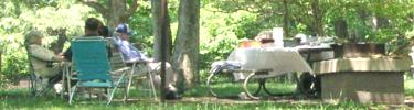 Visitors enjoying thier lunch at the Big Meadows picnic area.