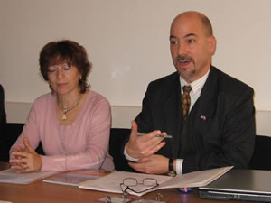 Dr. Irina Odintsova, Acting Director of the Vladimir Oblast Health Department, and USAID/Russia Mission Director Skip Waskin at the opening of the Vladimir TB Center.