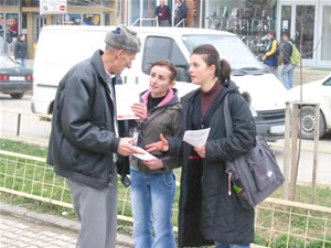 Members of the high school youth council in Suhareka/Suvareka advocate to citizens for property tax collection