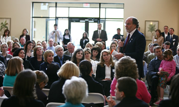 Governor Jon Corzine and Health and Senior Services Commissioner Heather Howard hold a roundtable discussion on autism