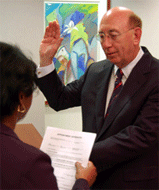 Dr. Niederhuber is sworn in as the 13th Director of the National Cancer Institute.